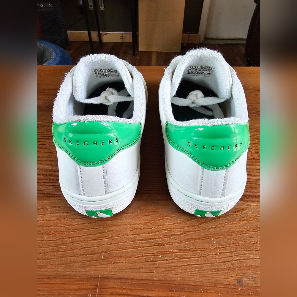 Skechers Women's Size 7.5 BT21 Chimmy BTS Jimin White Green Sneakers - Picture 4 of 8
